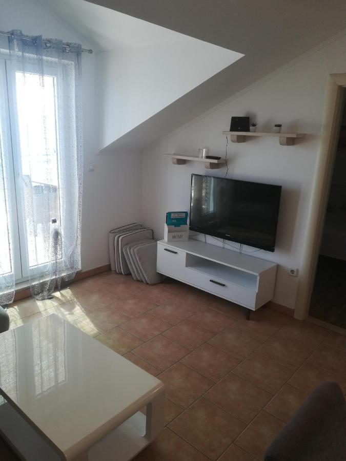 Robert Apartment *